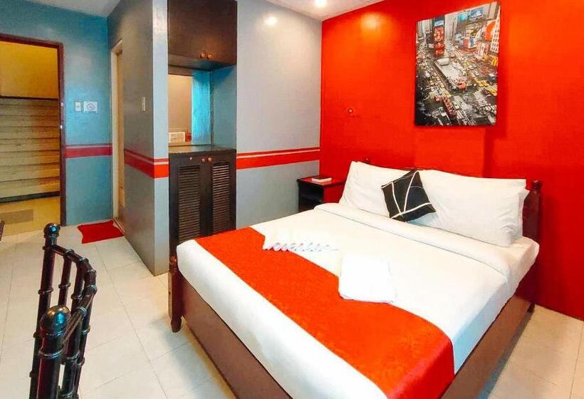 Reddoorz @ Hotel Dian Aparri