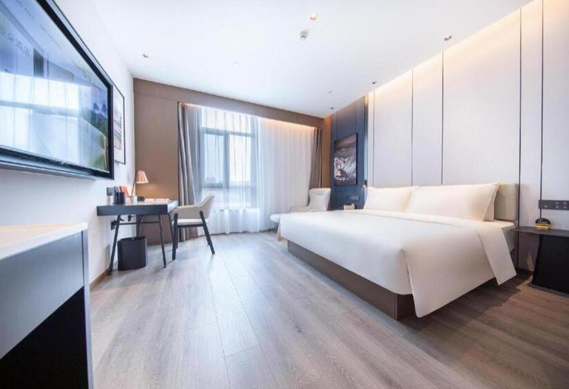 Atour Hotel Jinan Tangyan Century Avenue