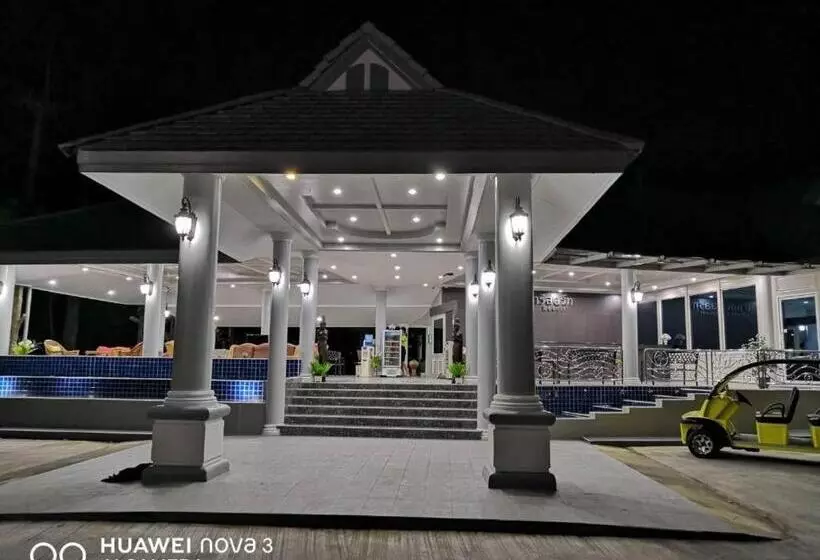 Hotelli Banna Resort