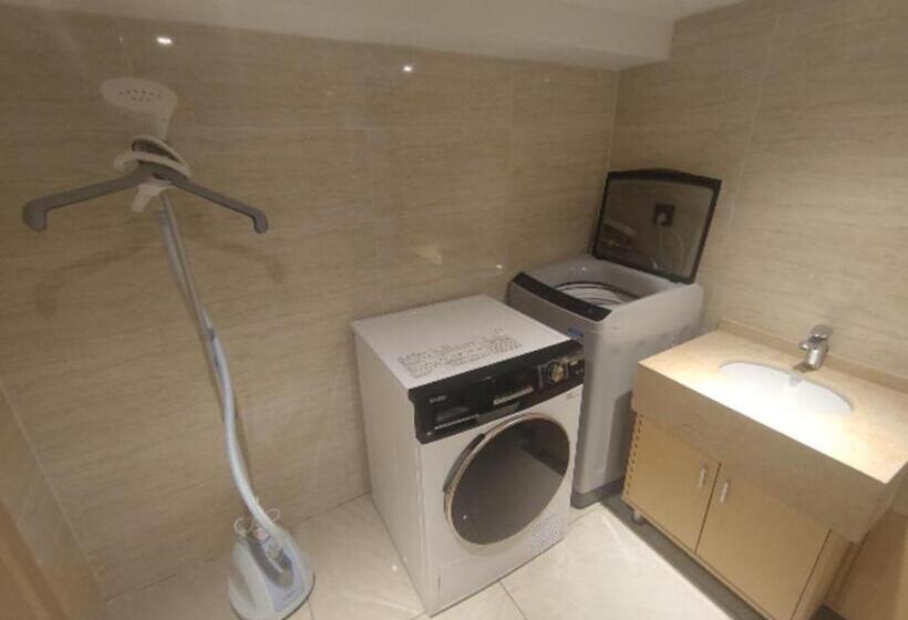 호텔 City Comfort Inn Changsha Wanbao Avenue Martyrs Park East Metro Station