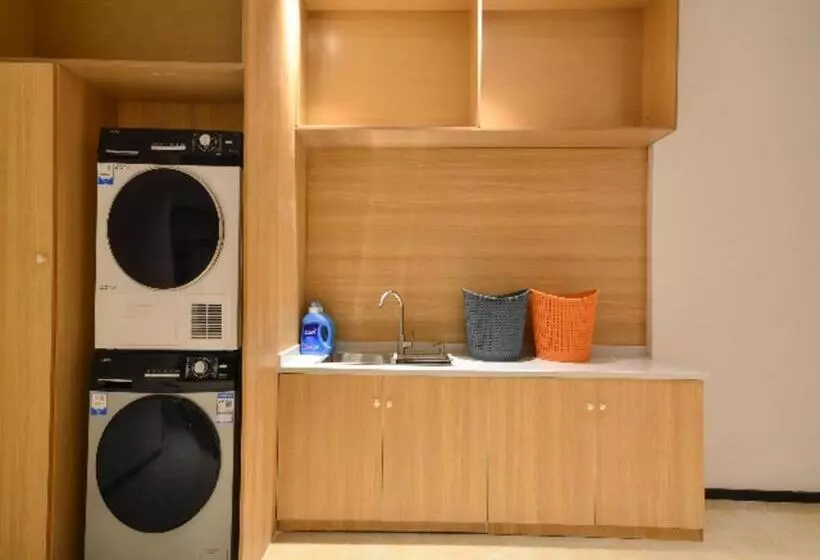 Hotelli City Comfort Inn Jingmen Shayang Hongsen New World