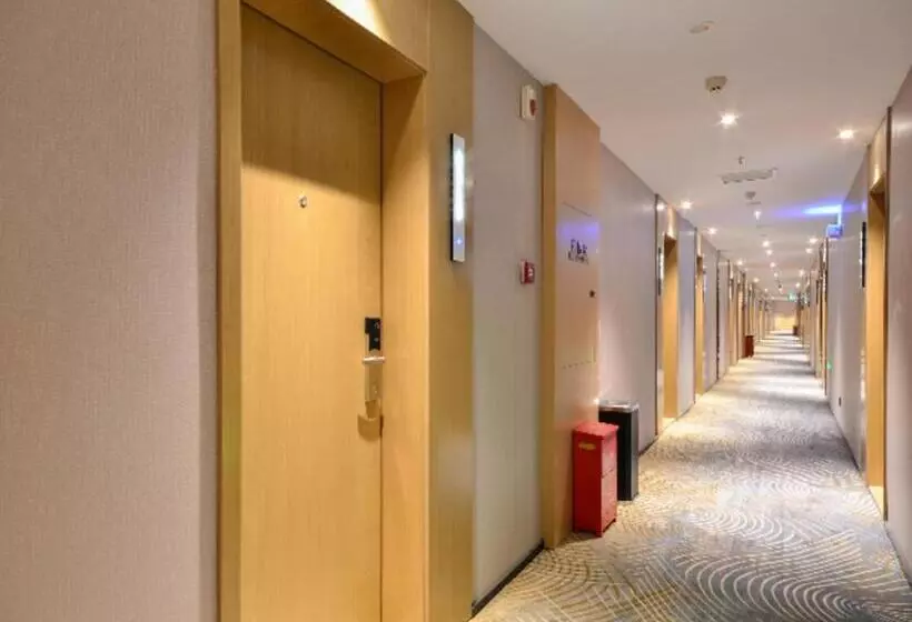 Hotelli City Comfort Inn Jingmen Shayang Hongsen New World