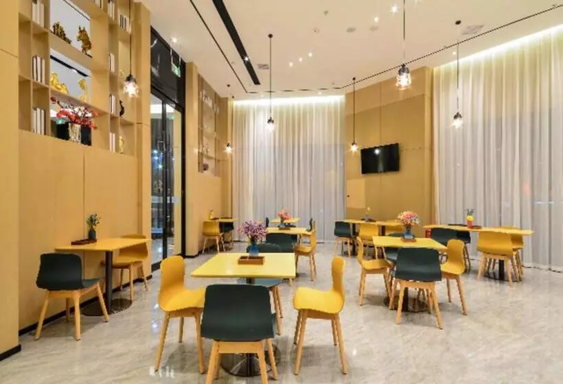 Hotelli City Comfort Inn Jingmen Shayang Hongsen New World