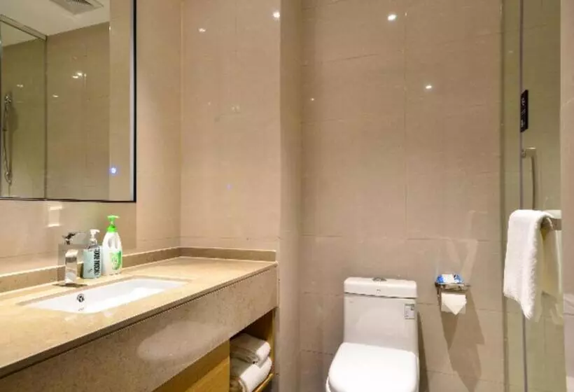 Hotelli City Comfort Inn Jingmen Shayang Hongsen New World