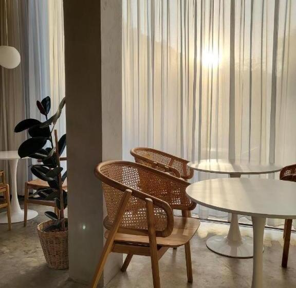 Hotel Full House Khao Yai