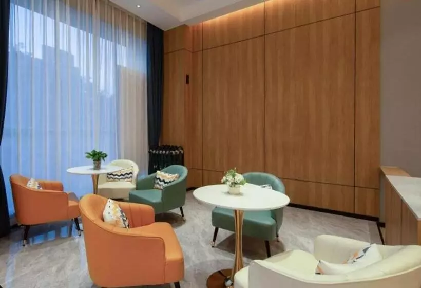 Hotelli Green Tree Inn Jiaxing Haining Leather City