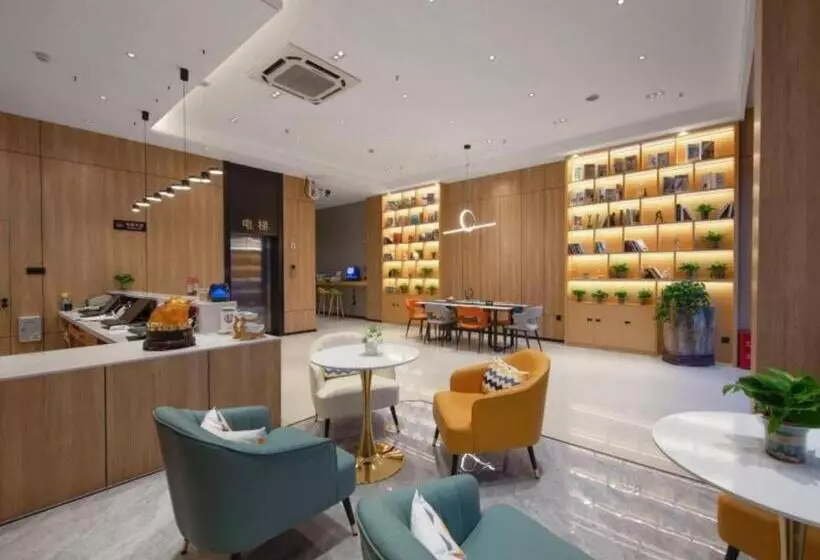 Hotelli Green Tree Inn Jiaxing Haining Leather City