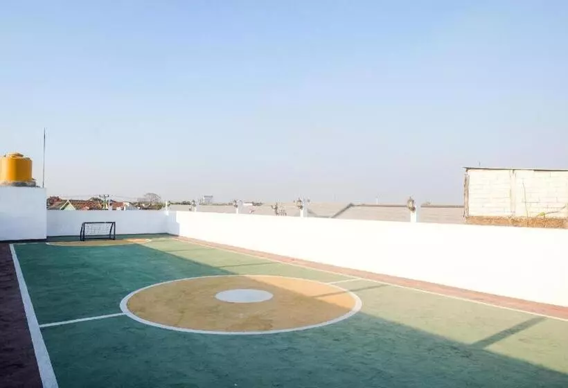 Hotelli Urbanview Syariah Wisma Nabil Solo