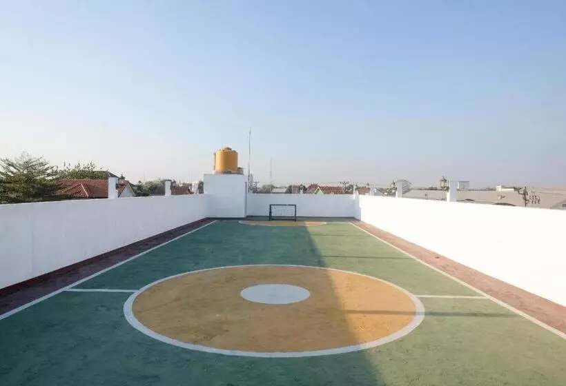 Hotelli Urbanview Syariah Wisma Nabil Solo