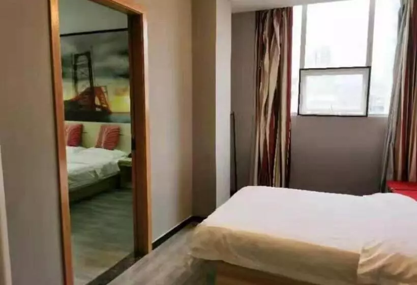 Thank Hotel Guizhou Longli County Lanban Street Pedestrian Street