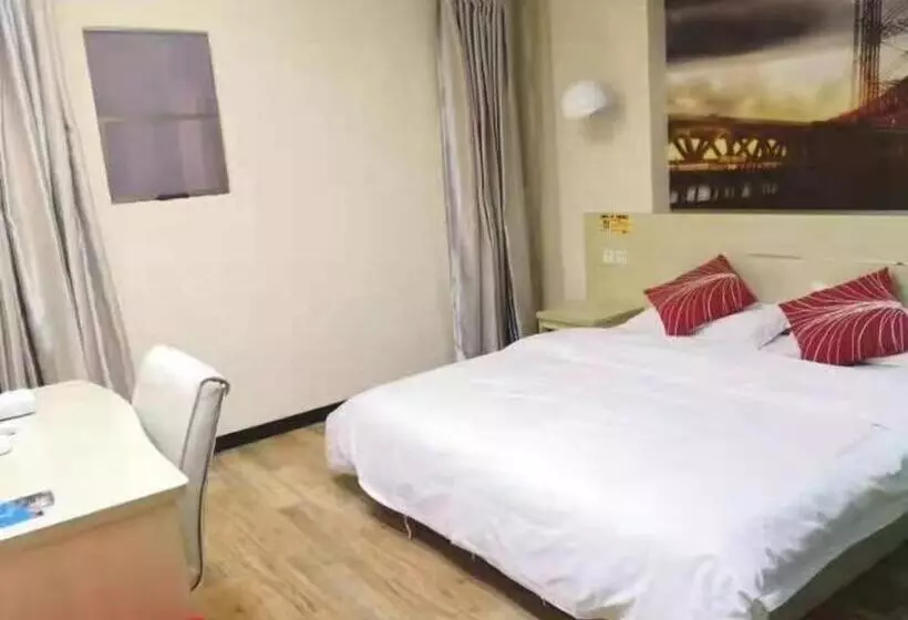 Thank Hotel Guizhou Longli County Lanban Street Pedestrian Street