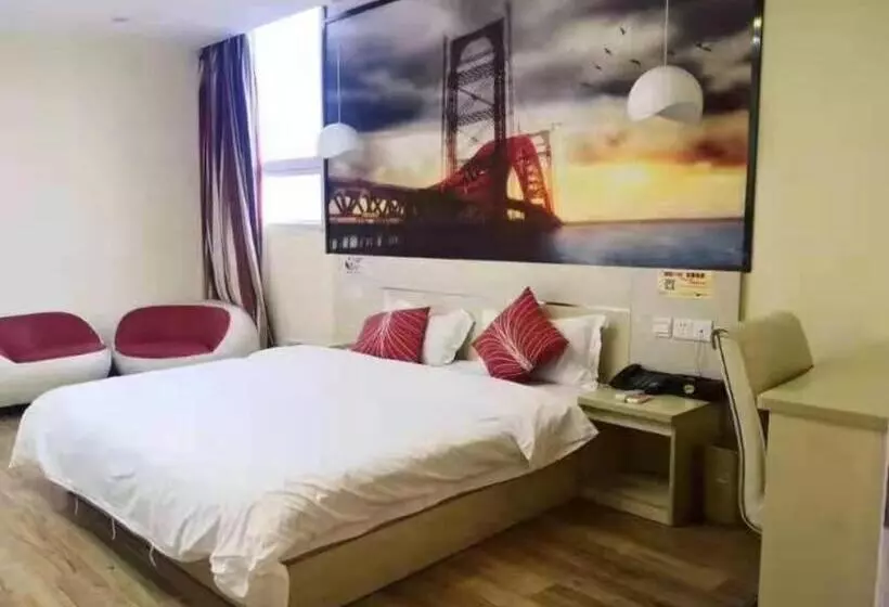 Thank Hotel Guizhou Longli County Lanban Street Pedestrian Street