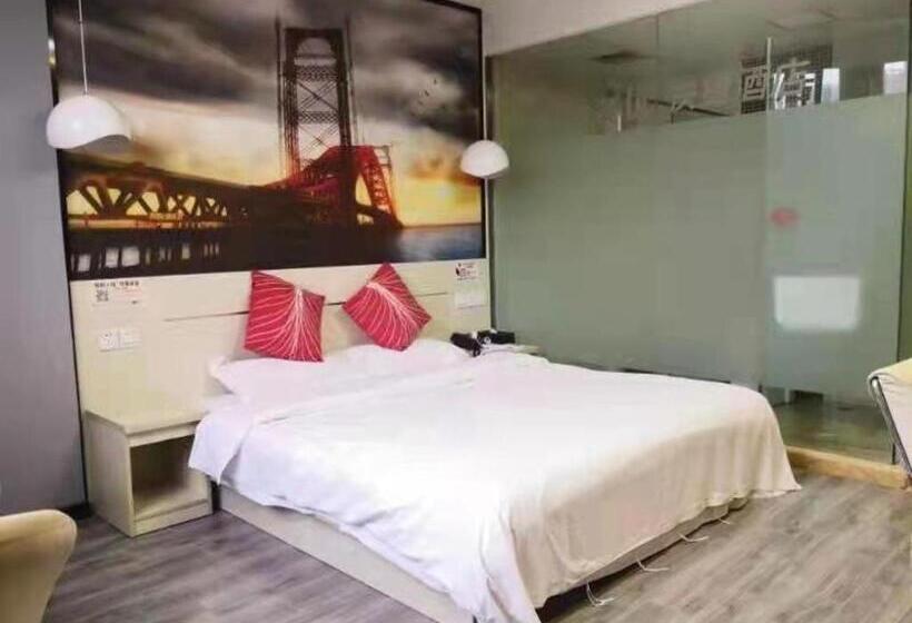 Thank Hotel Guizhou Longli County Lanban Street Pedestrian Street