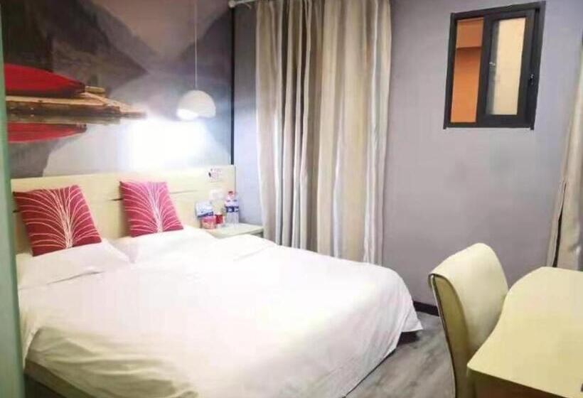 Thank Hotel Guizhou Longli County Lanban Street Pedestrian Street