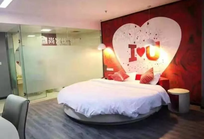 Thank Hotel Guizhou Longli County Lanban Street Pedestrian Street