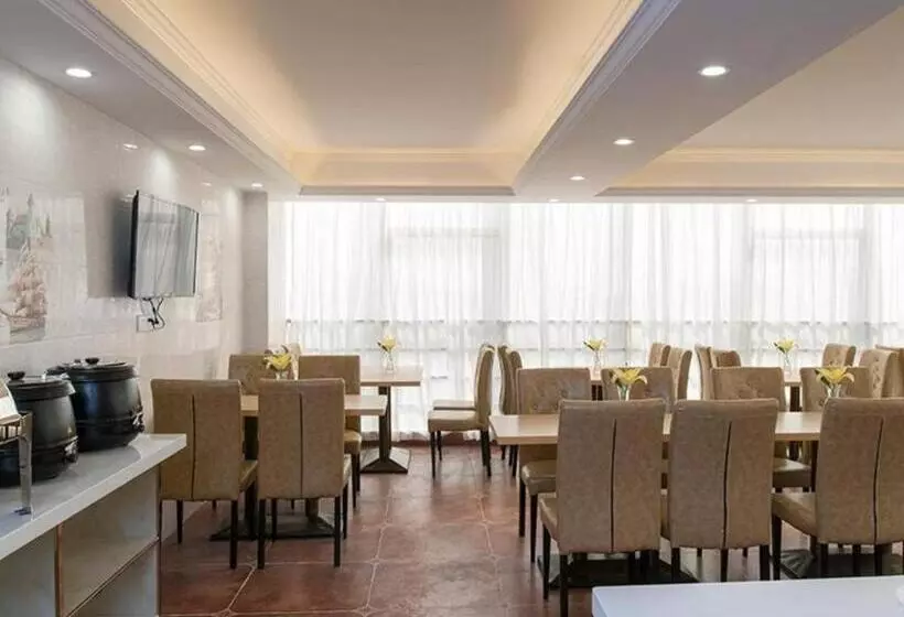 Vienna Hotel Guangdong Jiangmen Yingbin Avenue