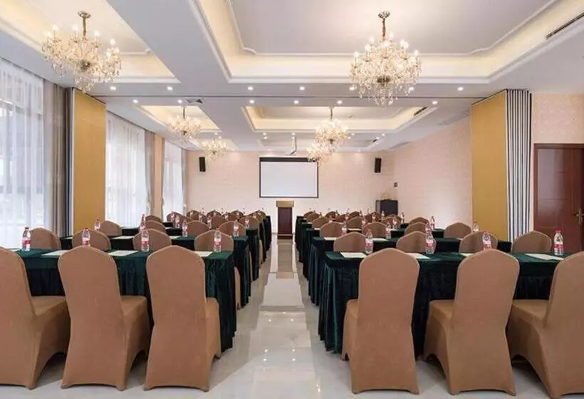 Vienna Hotel Guangxi Yulin Rong County Guinan Road