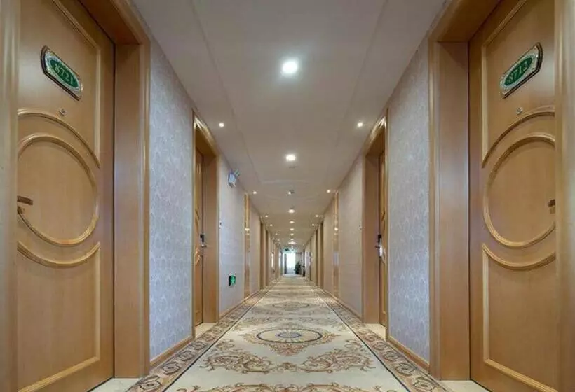 Vienna Hotel Guangxi Yulin Rong County Guinan Road