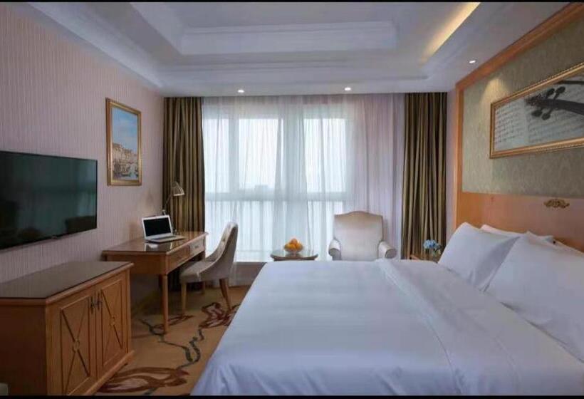 Vienna Hotel Nanchang New Grand Hongcheng Market Xianghu 1st Hospital