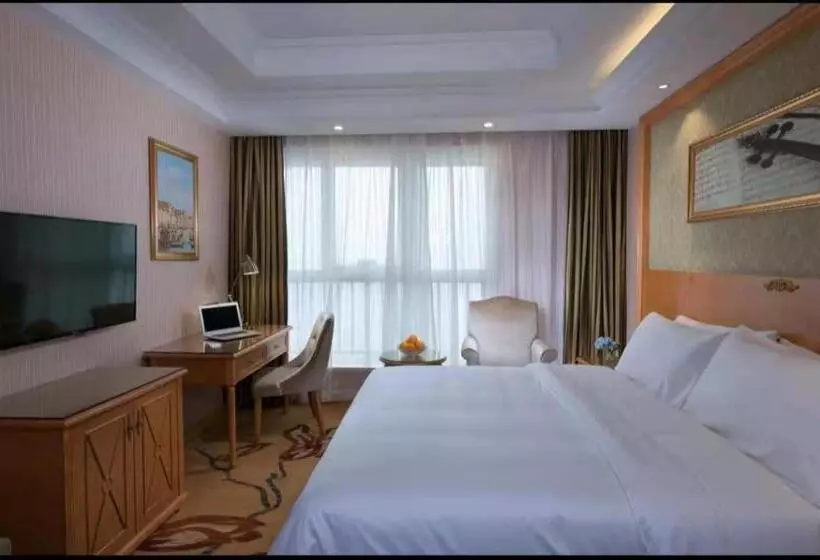 Vienna Hotel Nanchang New Grand Hongcheng Market Xianghu 1st Hospital