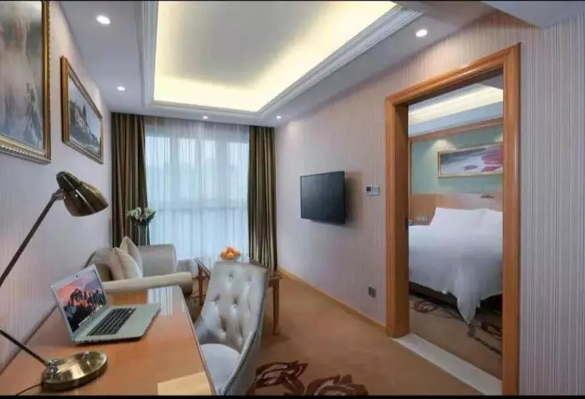 Vienna Hotel Nanchang New Grand Hongcheng Market Xianghu 1st Hospital