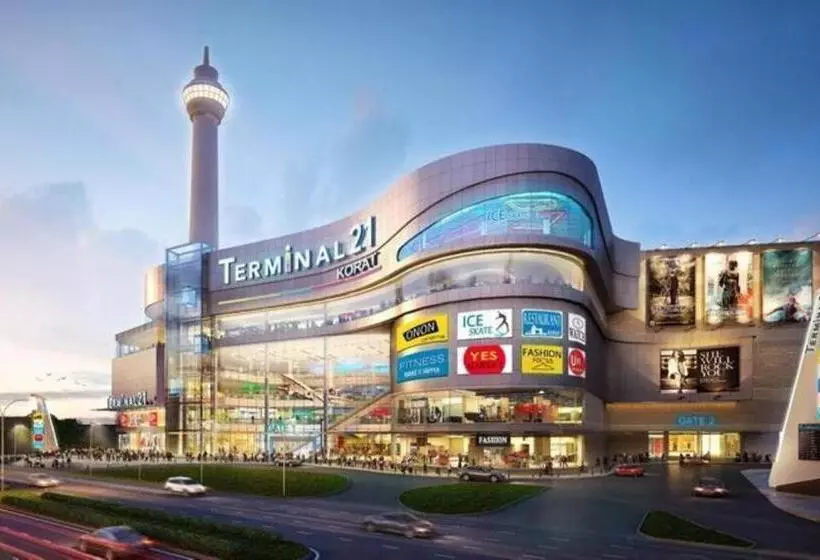 ホテル Chainarong Road