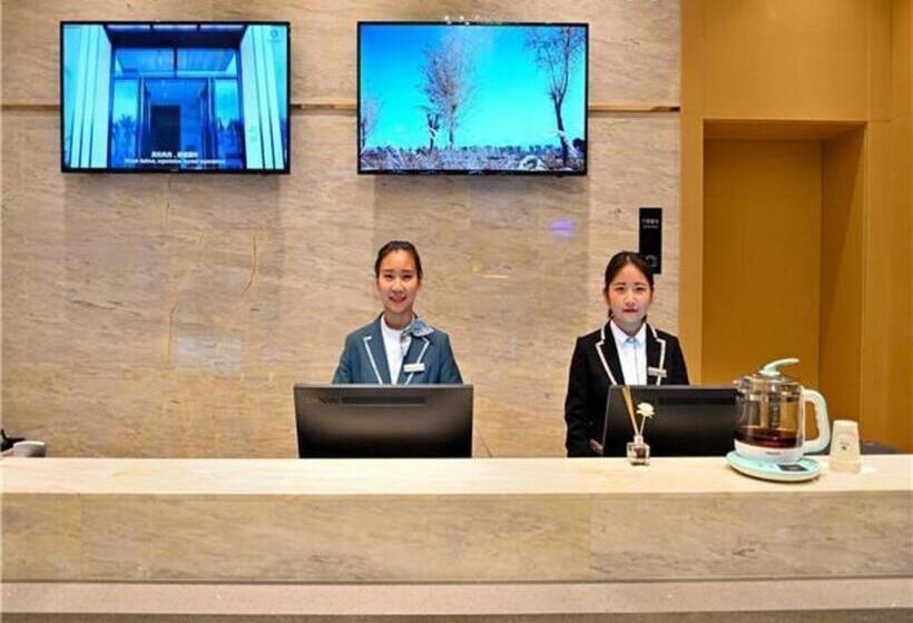 בית מלון כפרי City Comfort Inn Kunming High Speed Railway South Station Yongxin Harvard