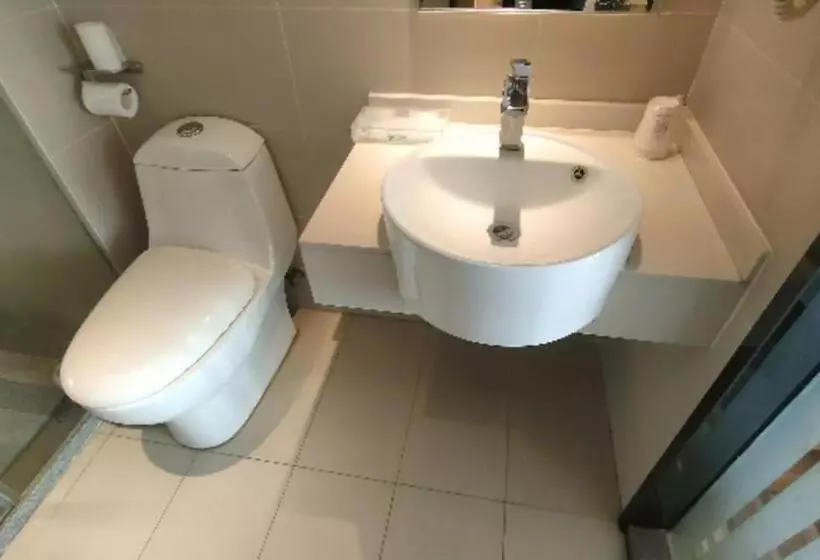 Hotelli City Comfort Inn Shenzhen International Exhibition Center Tangwei Metro Station