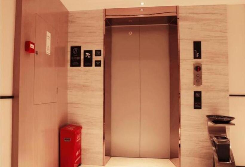 Hotel City Comfort Inn Wuzhou High Speed Railway Station Canghai Lake Park