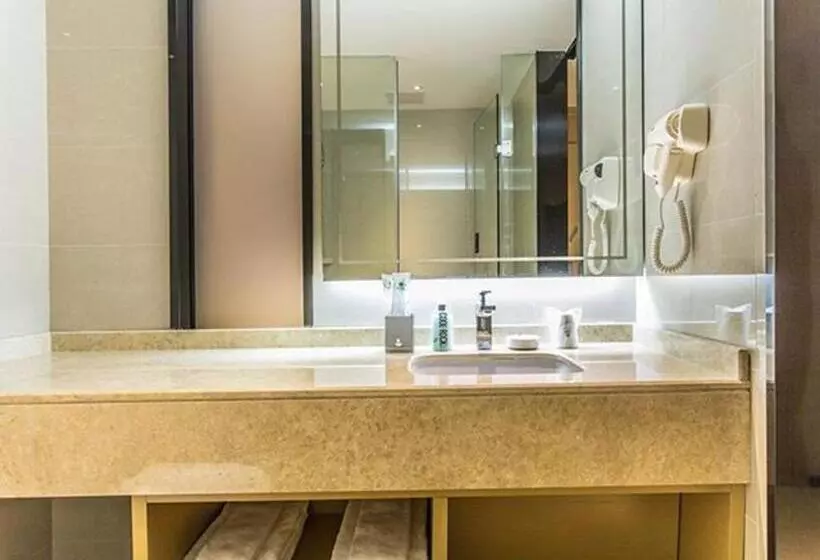 ホテル City Comfort Inn Wuzhou High Speed Railway Station Canghai Lake Park