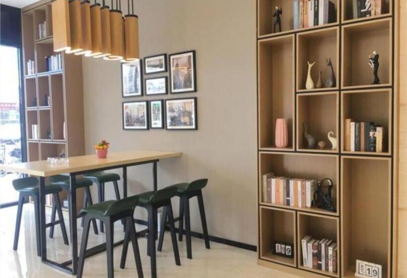 Hotel City Comfort Inn Wuzhou High Speed Railway Station Canghai Lake Park