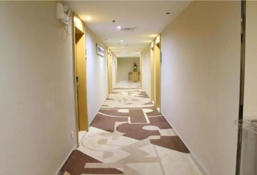 ホテル City Comfort Inn Wuzhou South High Speed Railway Station