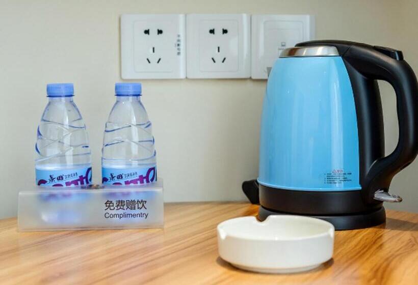 Otel Jtour Inn Hechi Yizhou Municipal Central Plaza