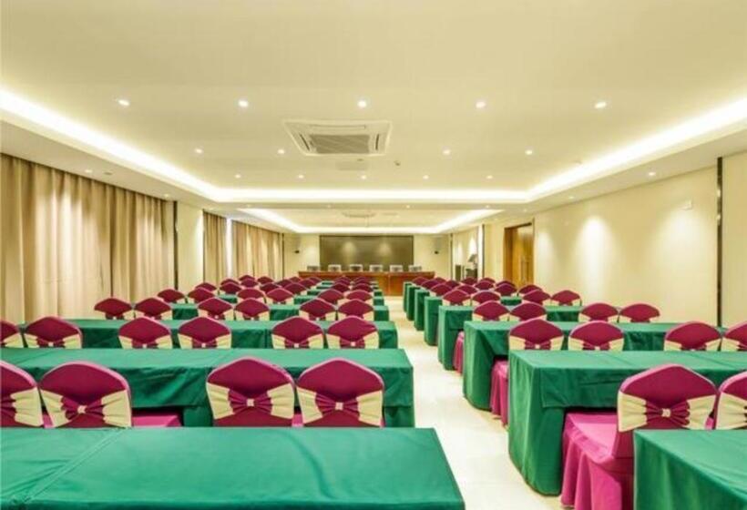 Otel Jtour Inn Hechi Yizhou Municipal Central Plaza
