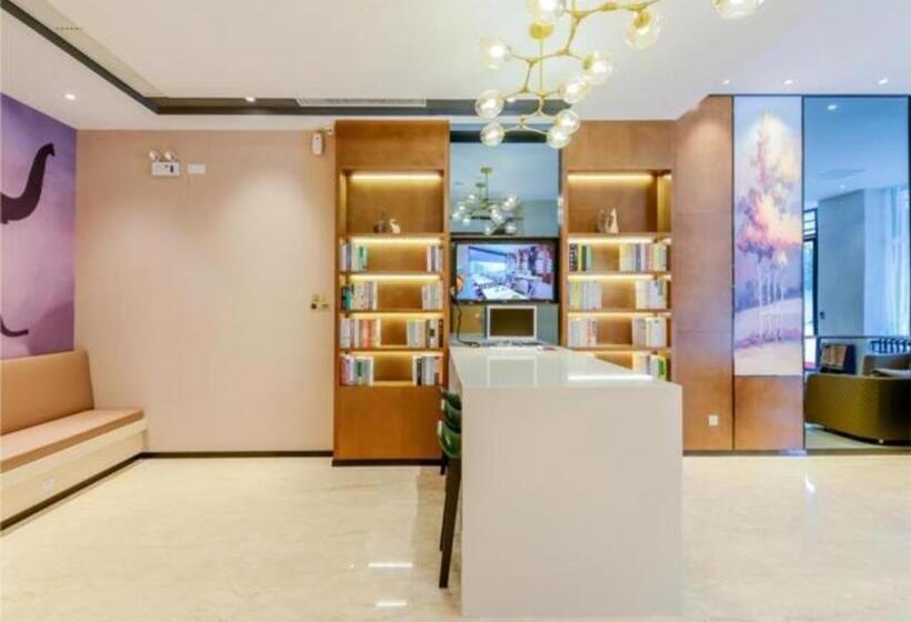 Otel Jtour Inn Hechi Yizhou Municipal Central Plaza