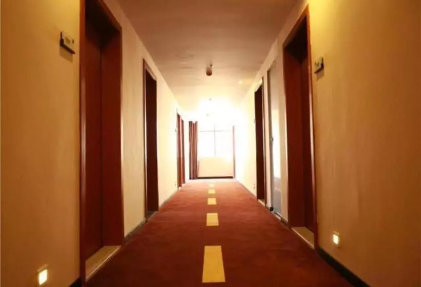 Hotelli Jtour Inn Maoming Gaozhou Guabangling Park