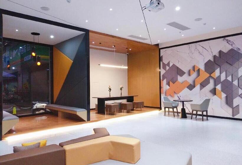 Iu Hotels·nanning Zoo Metro Station Rt Mart