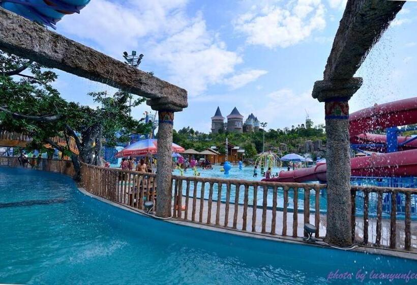 Iu Hotels·nanning Zoo Metro Station Rt Mart