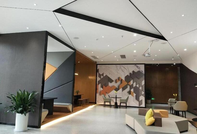 Iu Hotels·nanning Zoo Metro Station Rt Mart