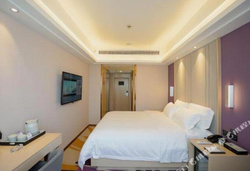 Lavande Hotels· Yueyang Linxiang Zhongfa