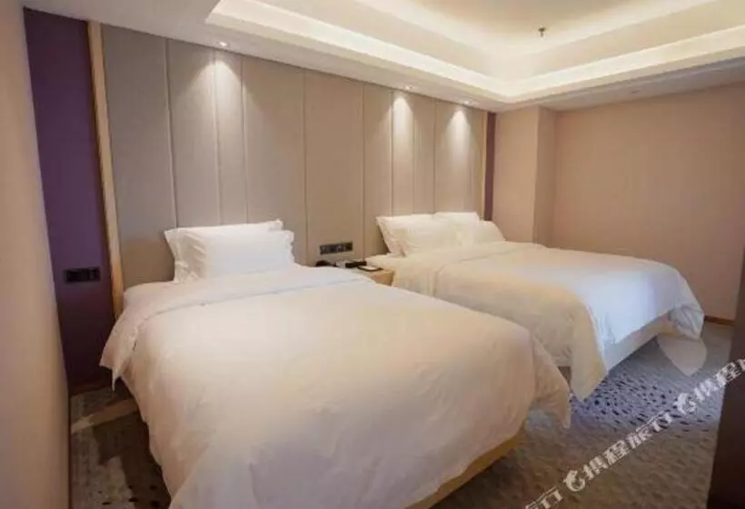 Lavande Hotels· Yueyang Linxiang Zhongfa