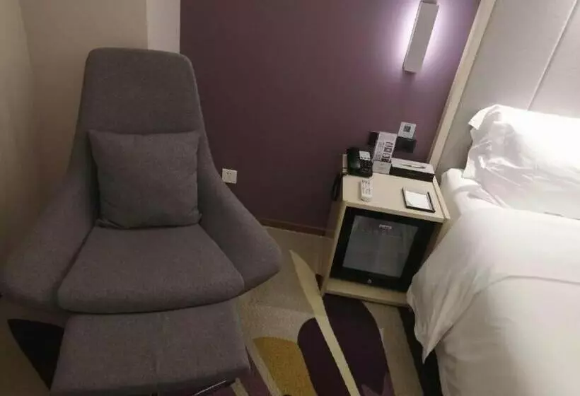 Lavande Hotels· Yueyang Linxiang Zhongfa