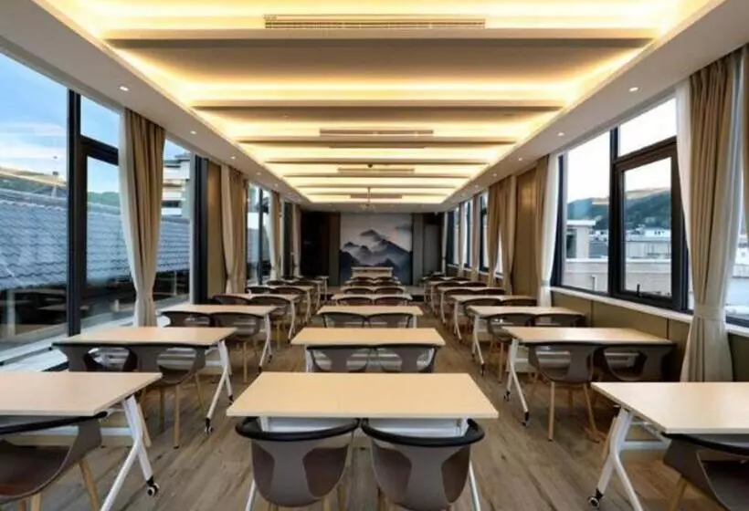 Magnotel Hotel·luanyang Luanchuan Changchun Road Cross Street