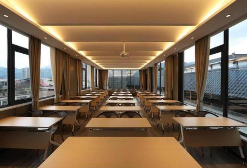 Magnotel Hotel·luanyang Luanchuan Changchun Road Cross Street