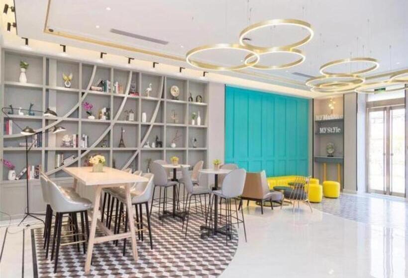 Magnotel Huanggang Luotian Tashan Lake