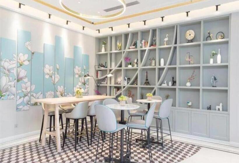 Magnotel Huanggang Luotian Tashan Lake