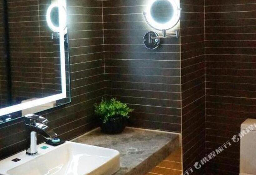 Xana Hotelle Chengdou Xindu Sanhechang Metro Station