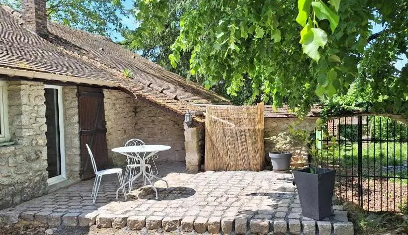 Aamiaismajoitus (B&B) Le Relais Des Clefs   Au Calme Du Gatinais   Escapade à Deux   Terrasse Privée   Wifi   Offre Romant