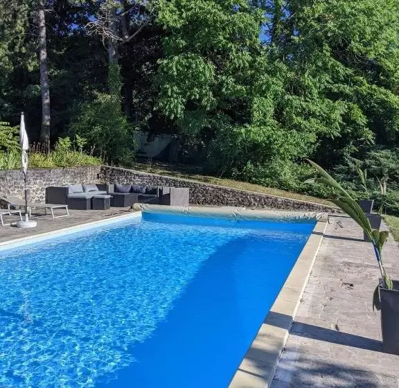 Aamiaismajoitus (B&B) Le Relais Des Clefs   Au Calme Du Gatinais   Escapade à Deux   Terrasse Privée   Wifi   Offre Romant