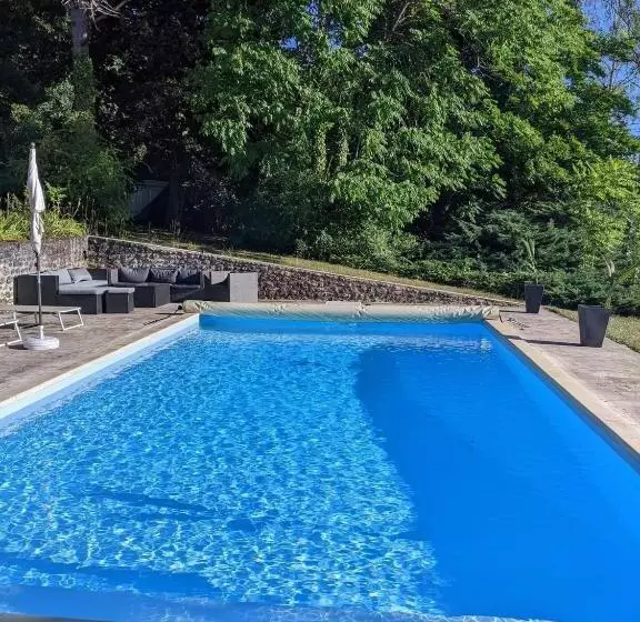 Aamiaismajoitus (B&B) Le Relais Des Clefs   Au Calme Du Gatinais   Escapade à Deux   Terrasse Privée   Wifi   Offre Romant